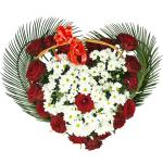 Buchet de 18 trandafiri rosii si 15 crizanteme albe, in forma de inima