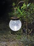 Un glob luminos in gradina Dvs