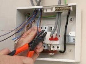 Preturi instalatie electrica  pentru case la rosu