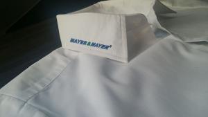 Productie echipamente medicale si uniforme de lucru personalizate cu broderie