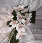 Buchet mireasa de 11 orhidee albe